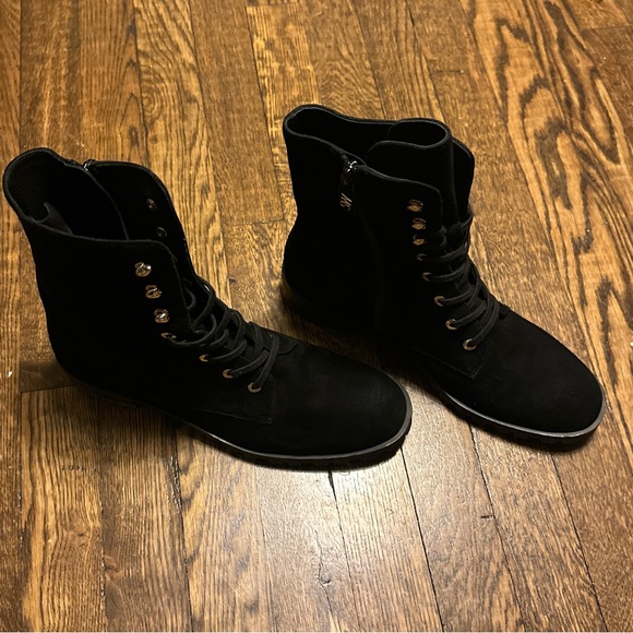 EUC 🖤 STUART WEITZMAN Laine Combat Boots 9 - Picture 5 of 9